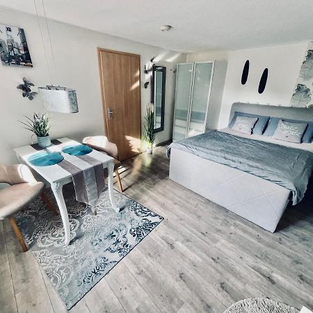 Wohnung Mit Charme, Netflix Rheinstetten Bagian luar foto