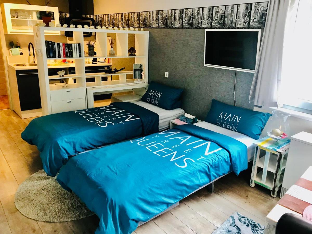 Wohnung Mit Charme, Netflix Rheinstetten Bagian luar foto
