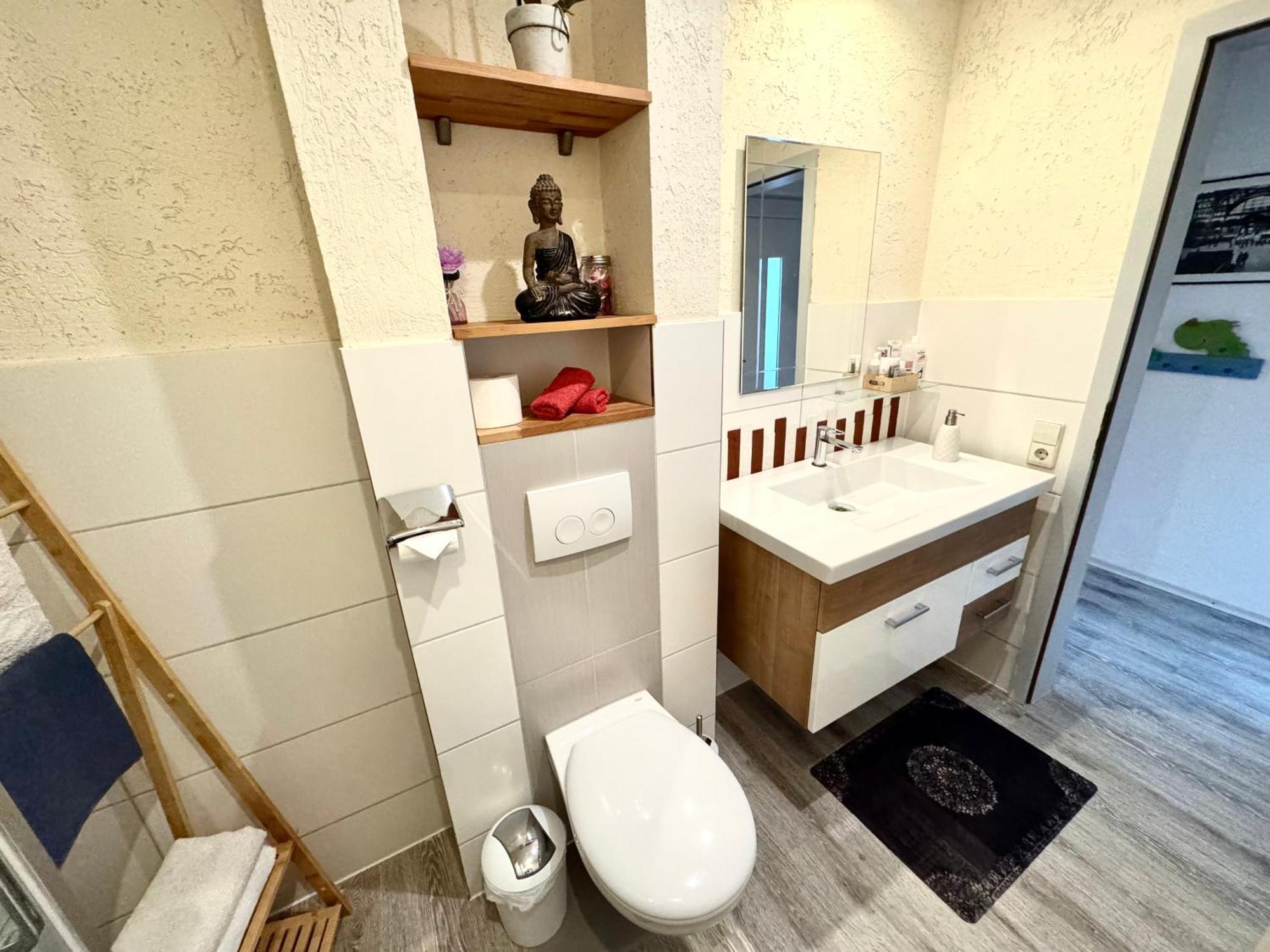 Wohnung Mit Charme, Netflix Rheinstetten Bagian luar foto